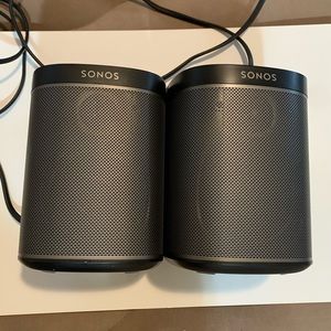 2 SONOS : PLAY 1 Speakers